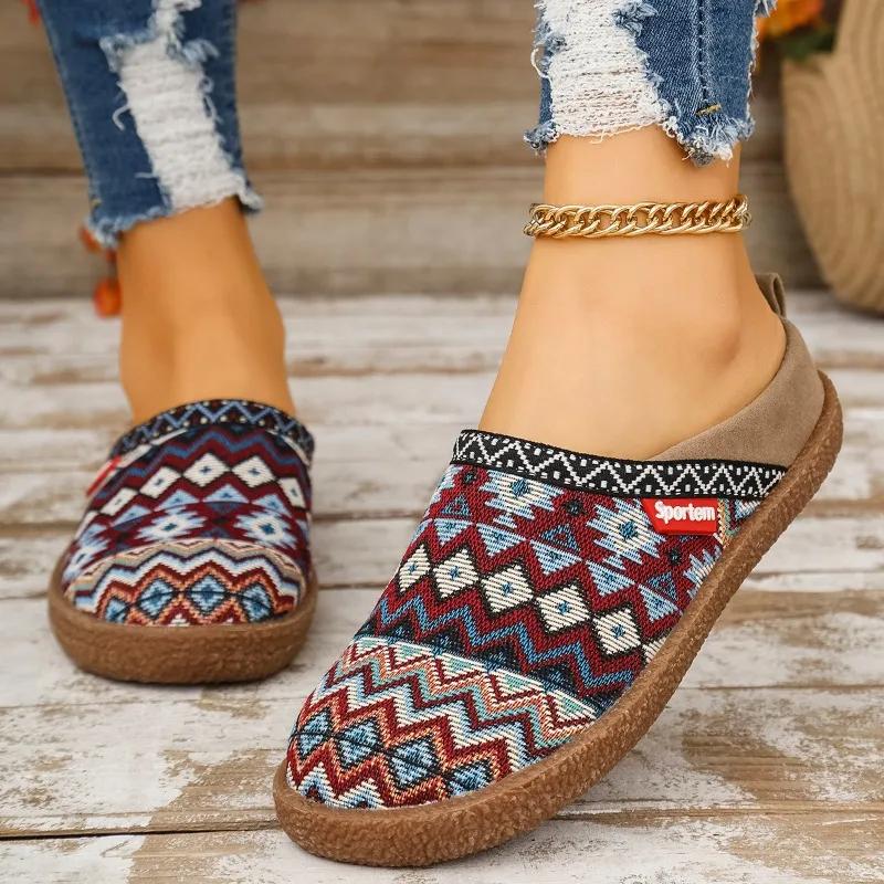 

Fashion Plus Size 2025 Summer Fabric Women’s Closed Toe Slippers Outdoor Mixed Colors Low Heel Slippers for Daily Casual Retro Sandals 42