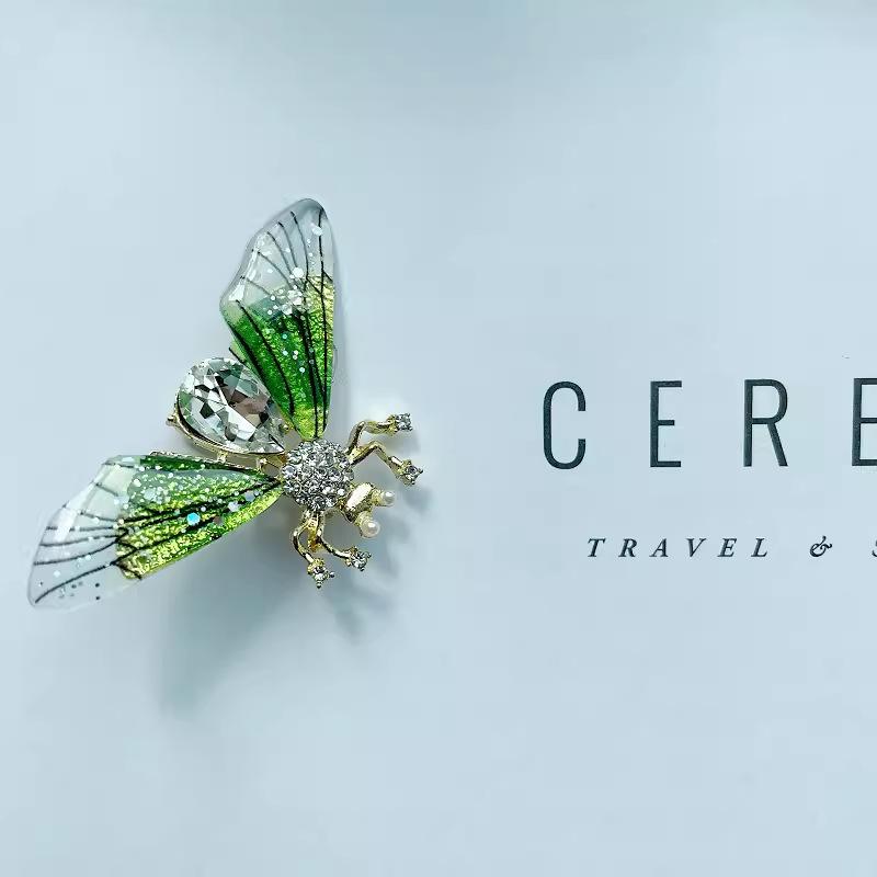 New Fairy Pink Bee Brooch High-end Transparent Wings Fashion Trend Animal Accessories Pin