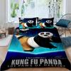 Das Bettwäsche-Set mit "Kung Fu Panda"-Aufdruck enthält einen Bettbezug und zwei Kissenbezüge und bietet Ihnen ein luxuriöses und komfortables
