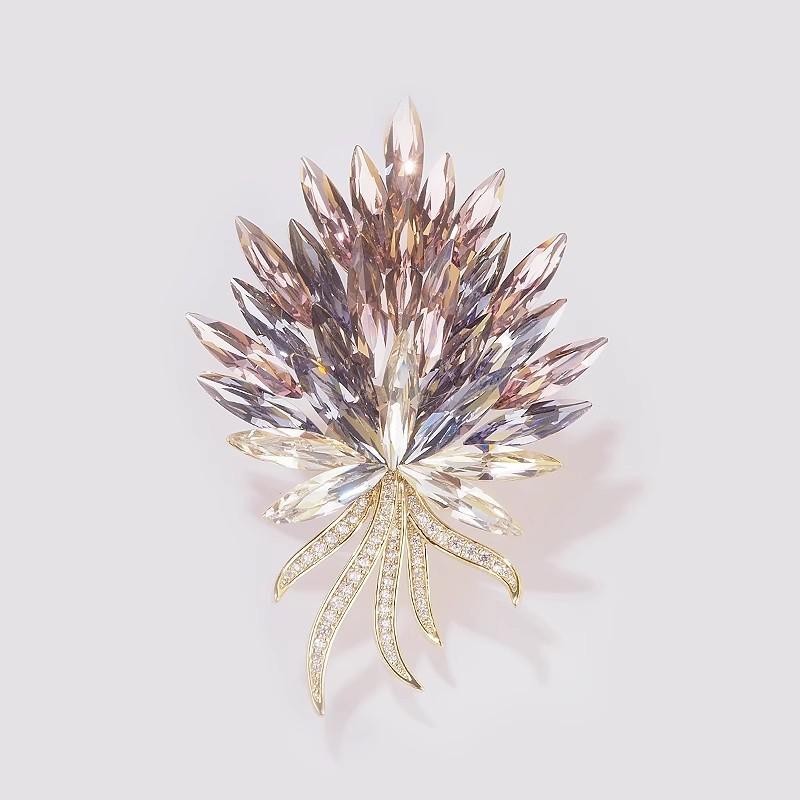 Light Luxury Gradient Flower Bouquet Brooch, High-end Feminine Charm, Crystal Wheat Ear Brooch, Niche Design Sense Brooch