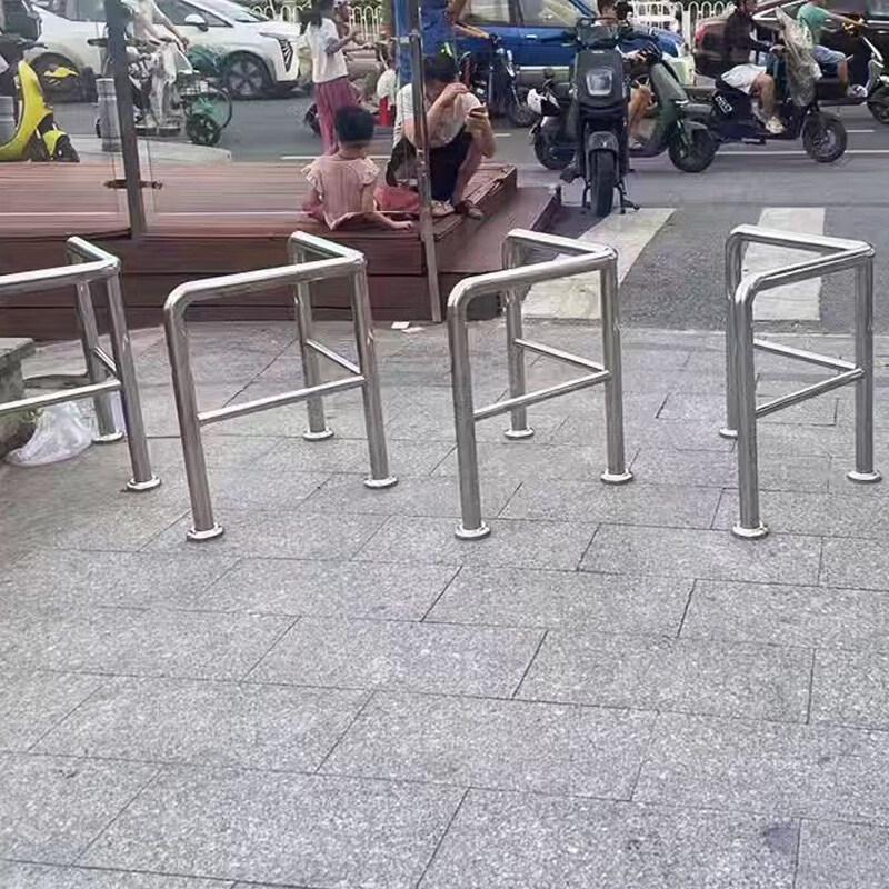 Aokewen Stainless Steel V-Shape Parking Barrier