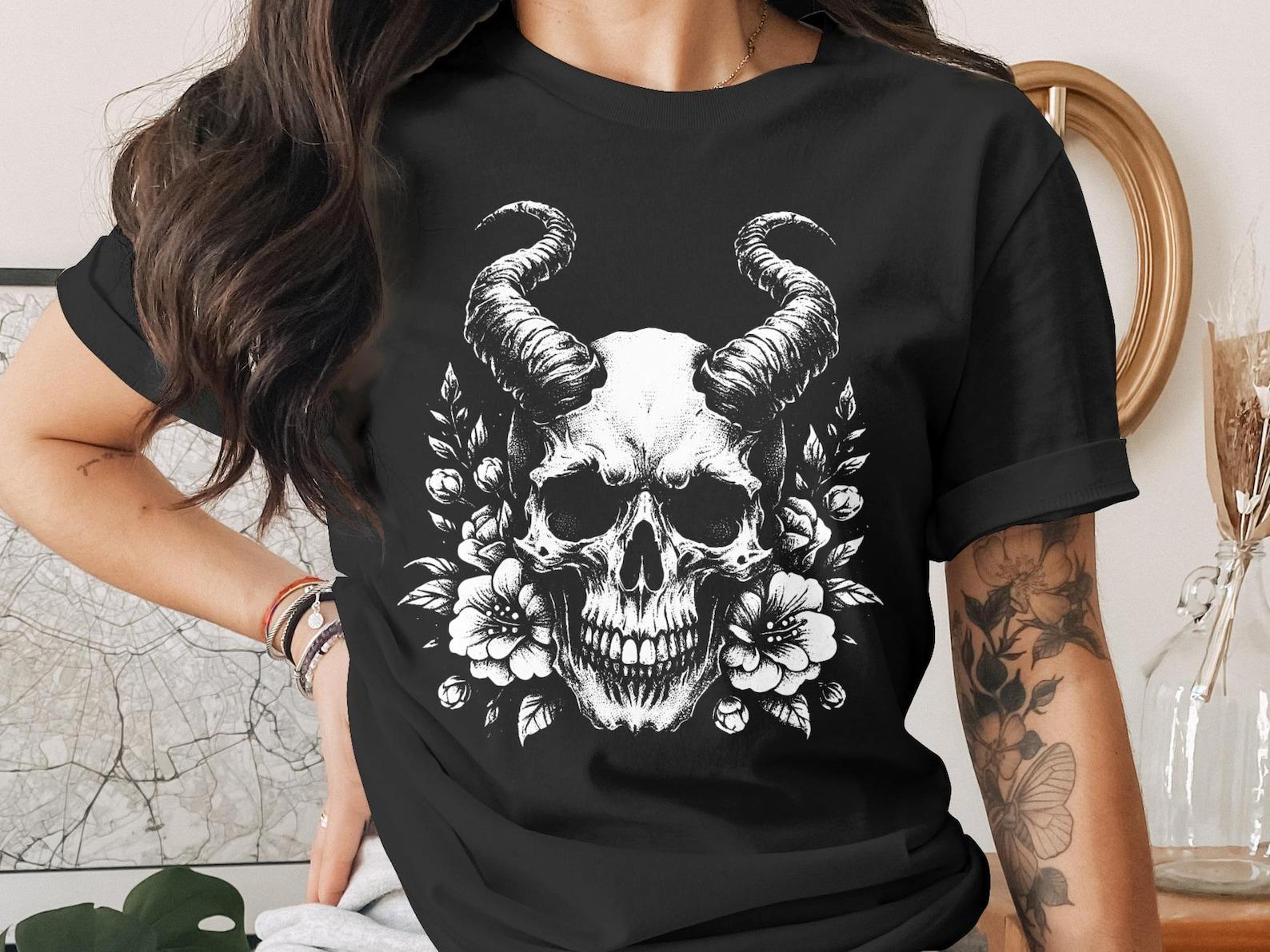 Floral Skull T-Shirt, Horned Demon Skull & Flower Graphic Tee, Goth Aesthetic Alternative Apparel, Macabre Witchy Art Print Shirt Gift S