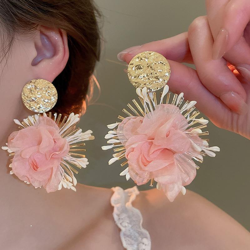 Silver Needle with Diamond Fabric, Flower Fringed Earrings, Sweet and Gentle Stud Earrings, Femininity, Versatile Earrings, Niche and High-end Sense