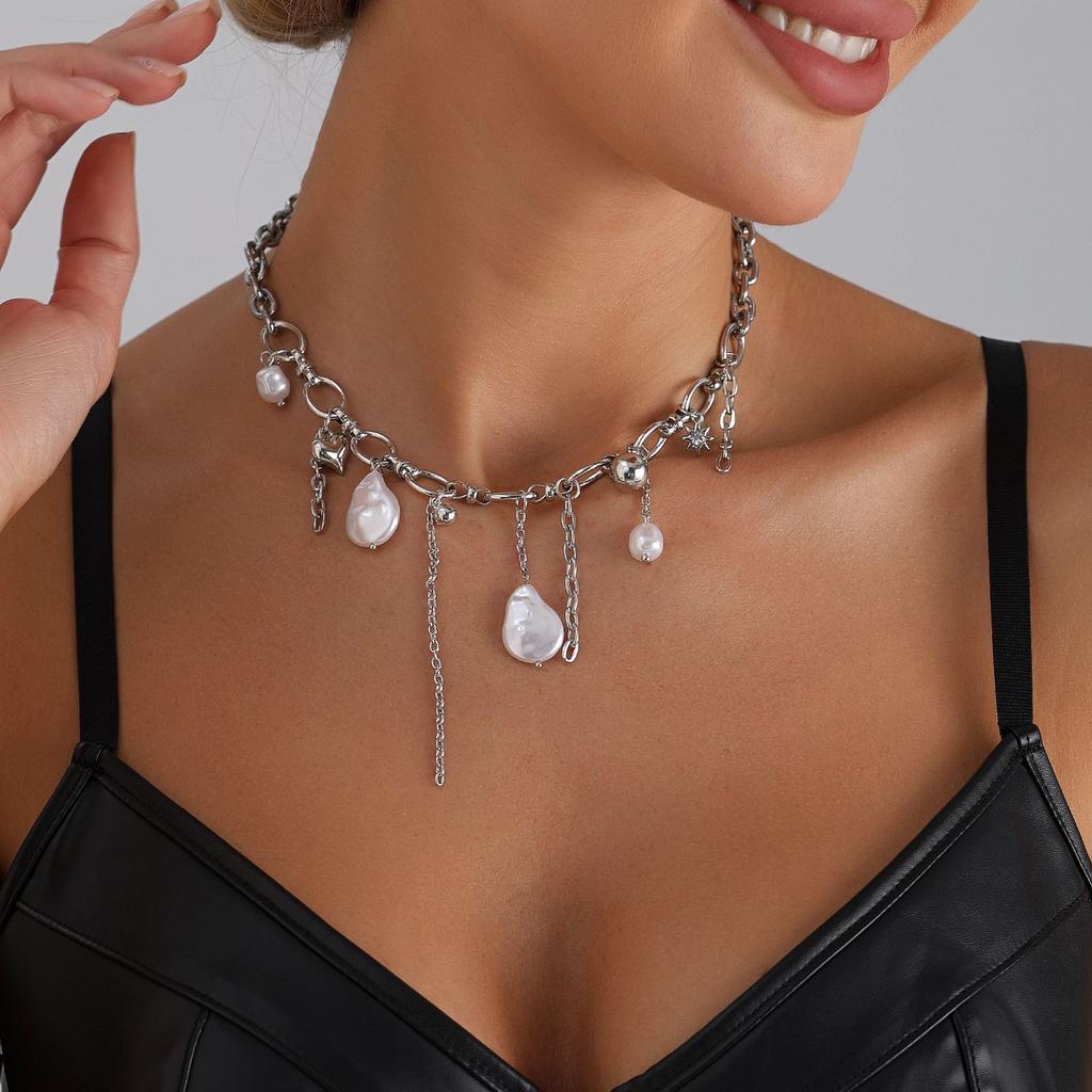 Sexy Babes Love Pearl Necklace Trendy Cool Personality Unique Street Auction Collarbone Chain