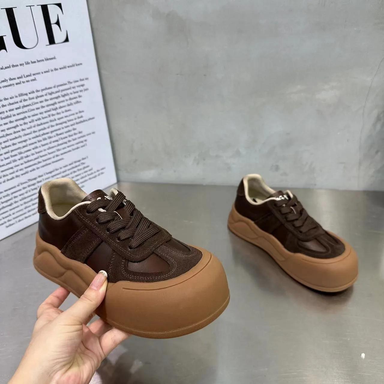 

Мода 2025 Балетки Кроссовки на платформе Бренд Женская обувь Тренд Обувь на толстой подошве Осень Дизайнер Замша Шнуровка Zapatillas De Mujer Zapatos 35 темно-коричневого