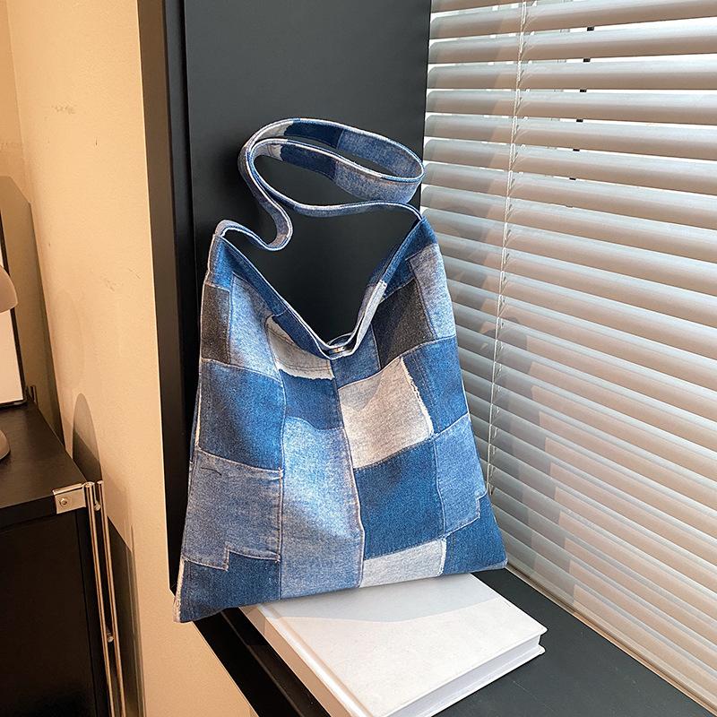 Lightweight and versatile canvas women's bag tote bag women's large-capacity student leisure bag 2025 new plaid shoulder bag