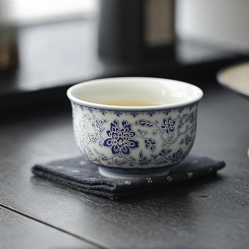 120ML Silver Pattern Blue and White Connected Branch Pressure Hand Cup Kung Fu TeaSet Household Large Master Cup Pu'er Tea Cup