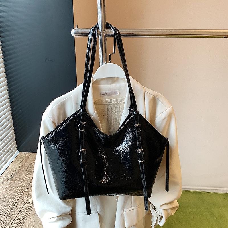 Women's bag new trendy retro commute to work tote bag large capacity shoulder bag underarm bag