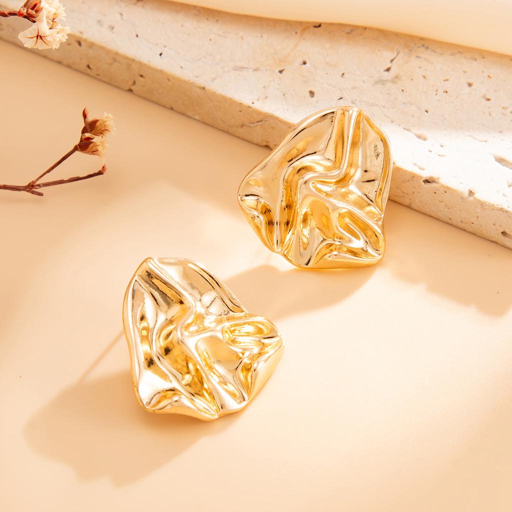 European and American French Concave-convex Pleated Texture Stud Earrings, Retro Wavy Temperament Versatile Ins Geometric Ear Jewelry