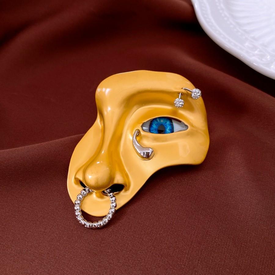 Średniowieczna Vintage Broszka z Kontrastującą Pszczołą Inkrustowana Diamentami Retro Lekki Luksus High-endowa Korsaż Wykwintne Wszechstronne Dodatki Kobiety