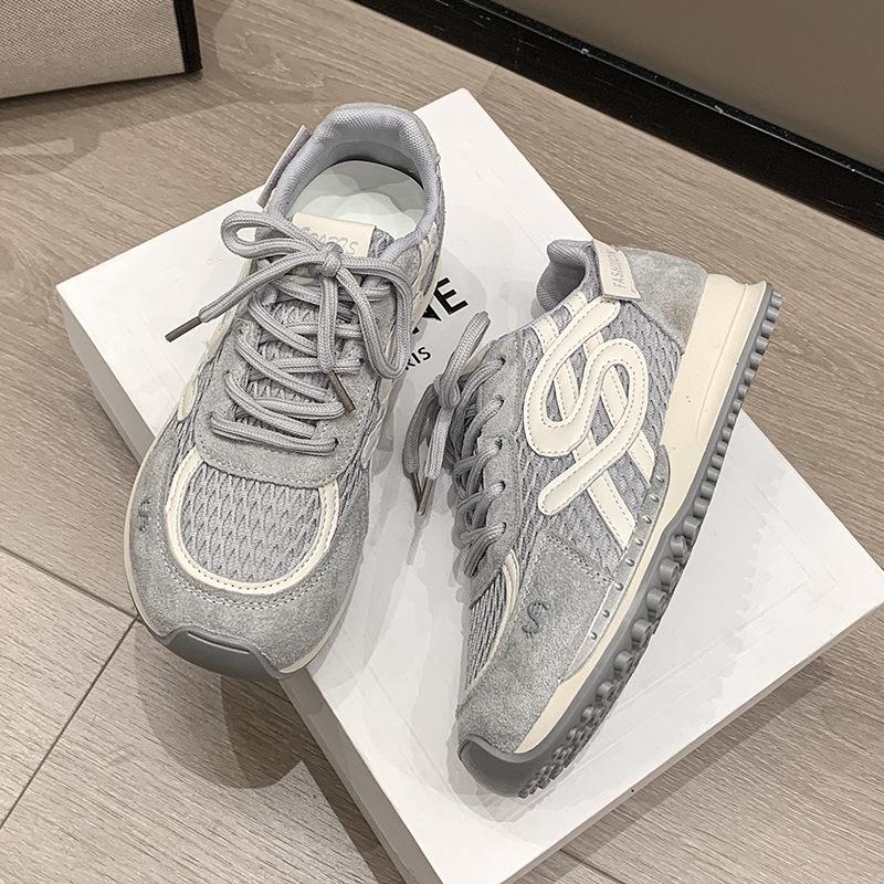 

Spot version 2025 autumn new fashion moral training shoes women s thick soles increase height versatile soft soles sports and leisure Forrest Gump s 35 сірий колір