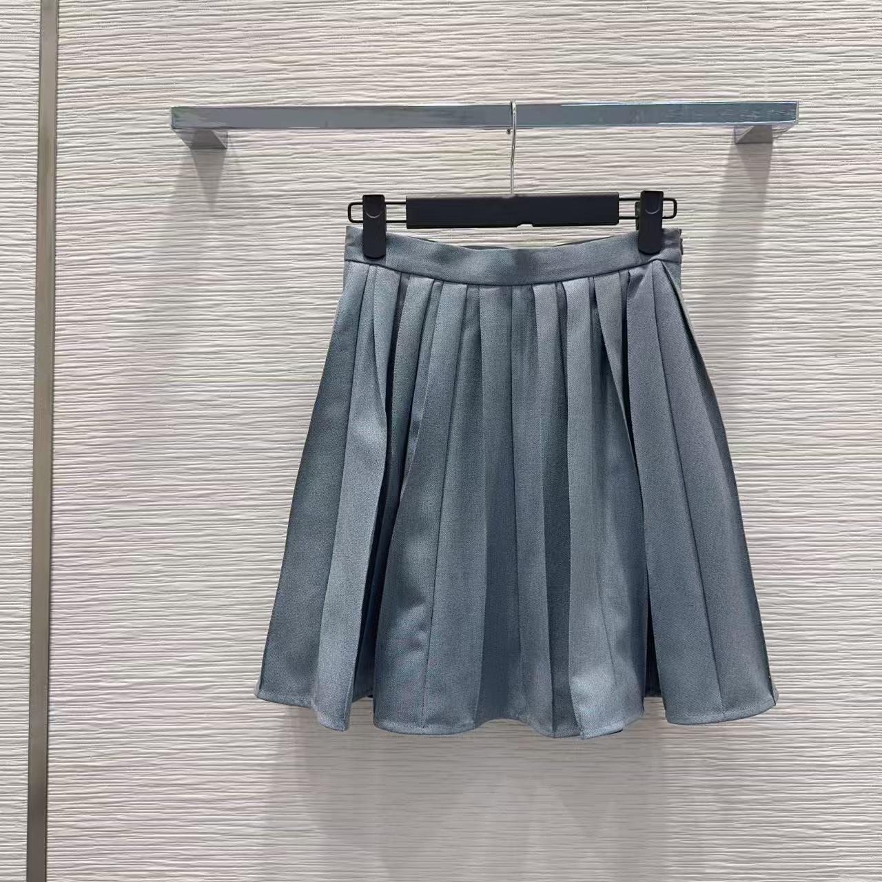 

26 Early Spring Color Block Velvet Bow Top & Pleated Skirt Set for Women Large