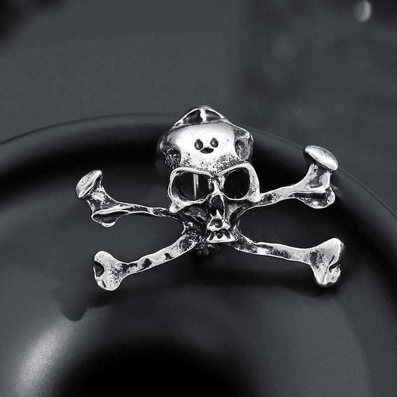 Skull And Crossbones Lapel Pin Punk Alloy Brooch Anti-fade Enamel Pin for Jacket Hat Bag Daily Outfit Accessories