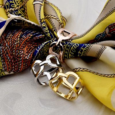 Móda Hladký povrch Spona na šátek Kovové brože pro ženy Dutá mašle Spona na šály Držák Šály Šperky Oděvní doplňky