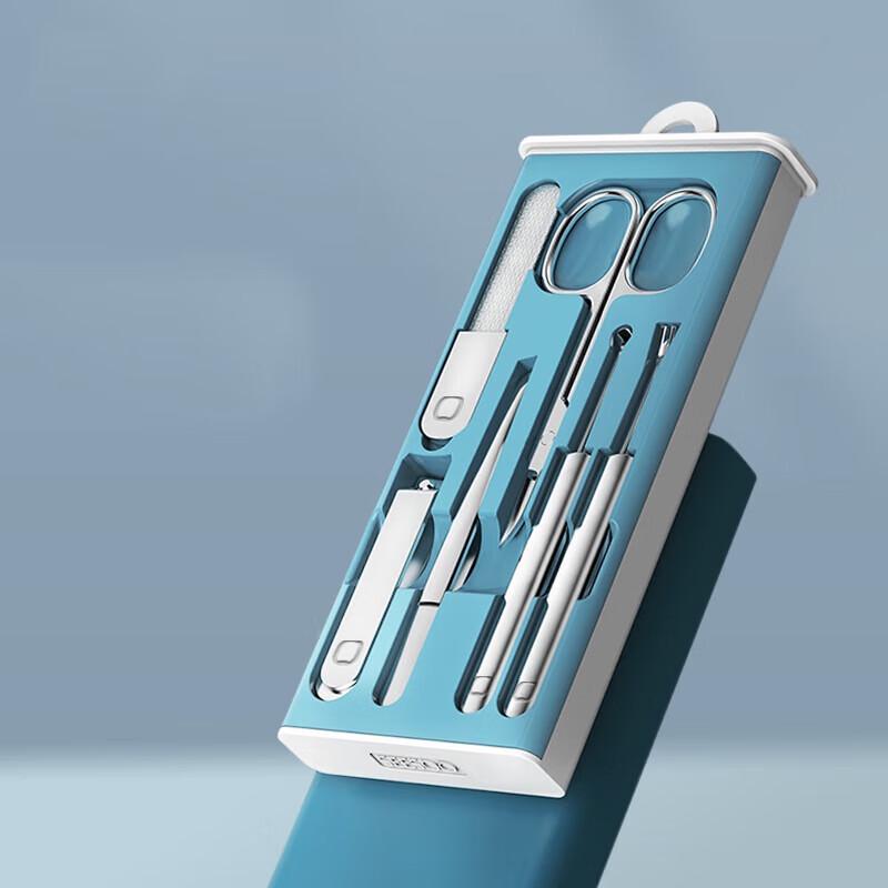 Qisu 6-Piece Portable Nail Care Set