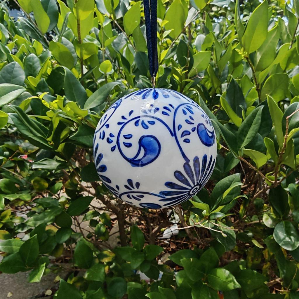 Blauer und weißer Jingdezhen Keramikkugel-Anhänger - Auto- und Weihnachtsdekoration.
