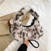 Winter Faux Fur Shoulder Bag for Women Trendy Fuzzy Handbags Plush Crossbody Bag Fluffy Tote Bag Furry Handle Mobile Phone Bag