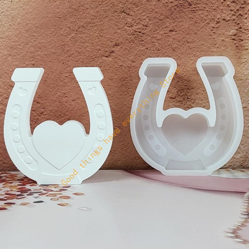Multipurpose Silicone Mould for Creating Heart Shaped Horseshoe Figurines Suitable with Plasters Materials Easy Cleaning 55KF