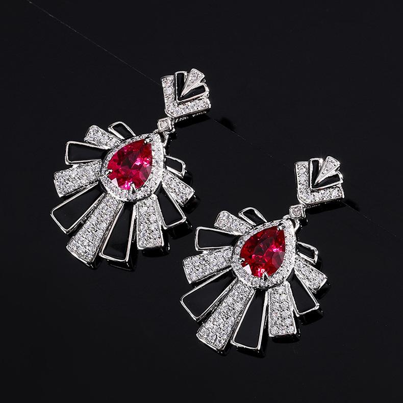 

Серьги с изумрудами в форме гребешка, серьги-гвоздики с имитацией королевского сапфира, серебряные серьги-гвоздики с иглами из цветного циркона