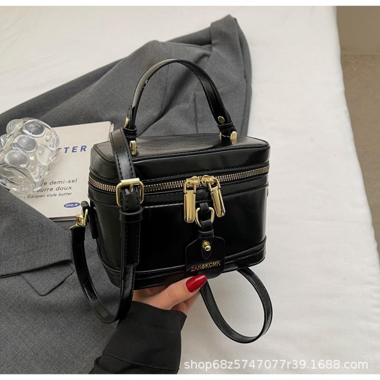 Premium sense of foreign style mini small bag women's 2025 new spring and summer Korean version messenger bag niche design box bag