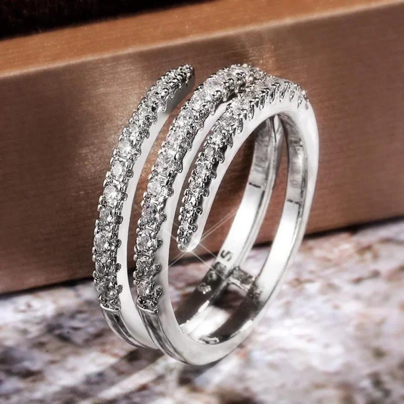 Huitan Fashion Surround Shaped Finger Rings For Women Shiny Crystal Cz Marriage Party Bridal  Statement Jewelry Whole Sale