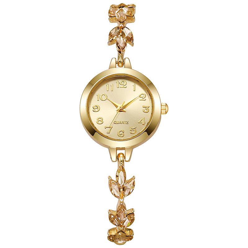 Chic Clover Women's Watch with Diamond Bracelet and Interchangeable Band
