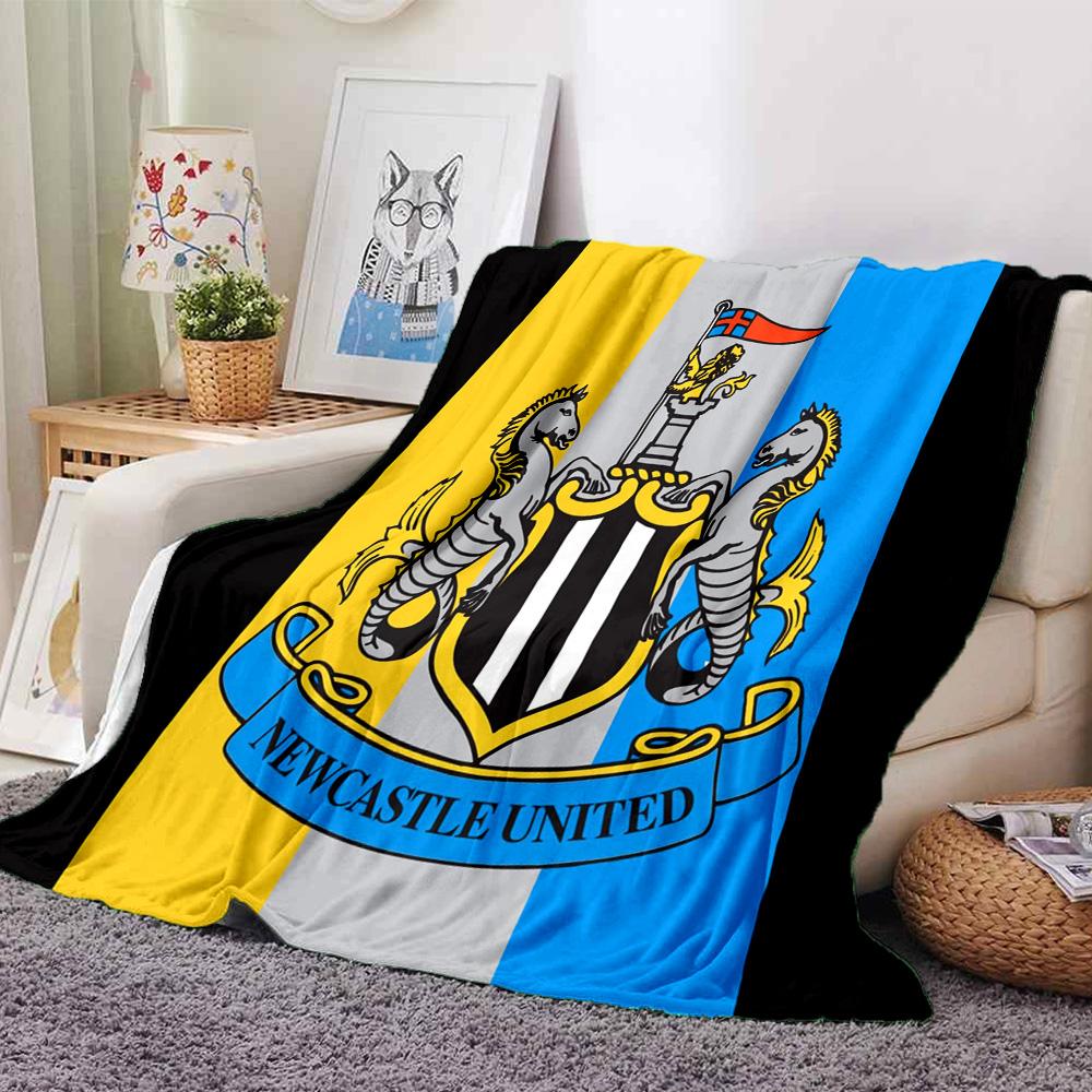 Coperta in Flanella con Stemma del Newcastle United, Poliestere Morbido, Design Moderno, Per Tutte le Stagioni, per Campeggio, Viaggi, Regali per le Feste o Compleanni