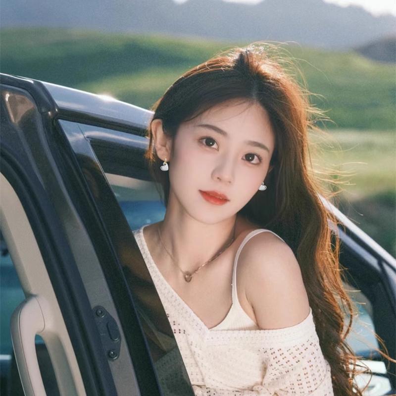 New Four Seasons European and American Metal Style Copper Color blocked Love Earrings Women's Vacation Banquet Jewelry