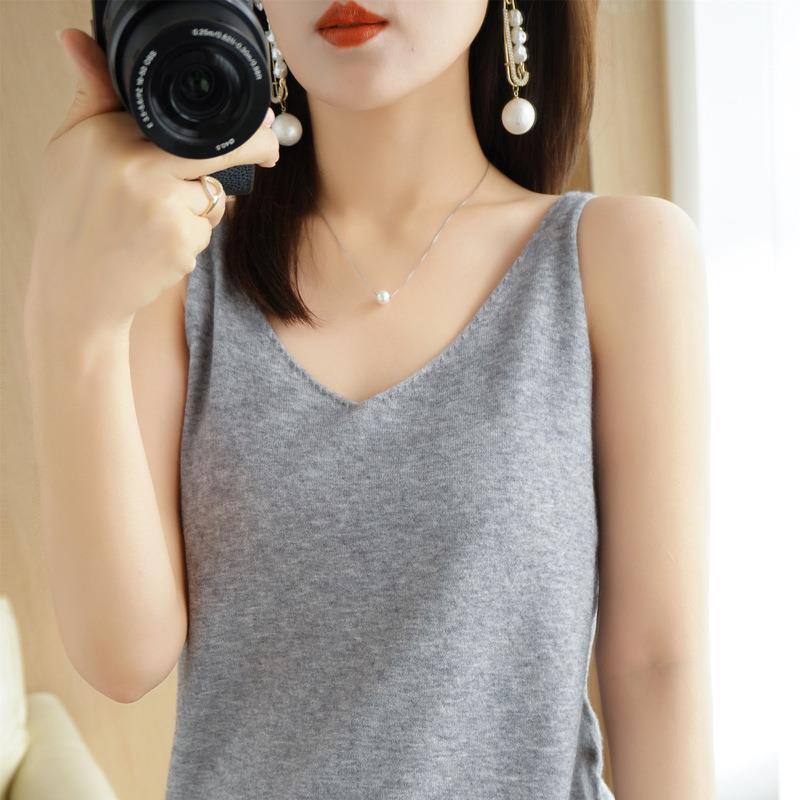 2024 Spring/Summer Women's V-Neck Knit Camisole: Slim, Sleeveless, Versatile Base Layer