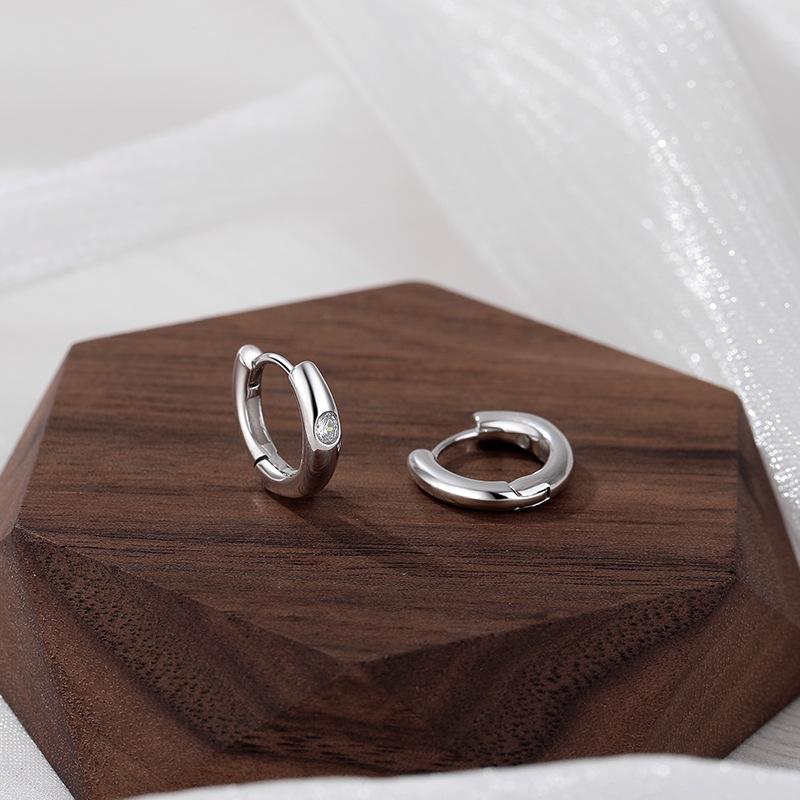 Commuter Zircon Glossy Ear Buttons for Women Simple and Cold Style High-end Personalized Earrings