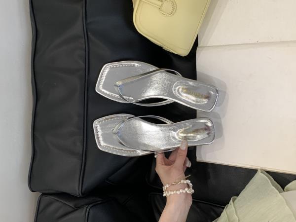 Fashion Square Heel Slippers Women Summer Shoes Low Slides Pantofle Rubber Flip Flops Fashion Heeled Mules Block 2025 Hawaiian Luxury