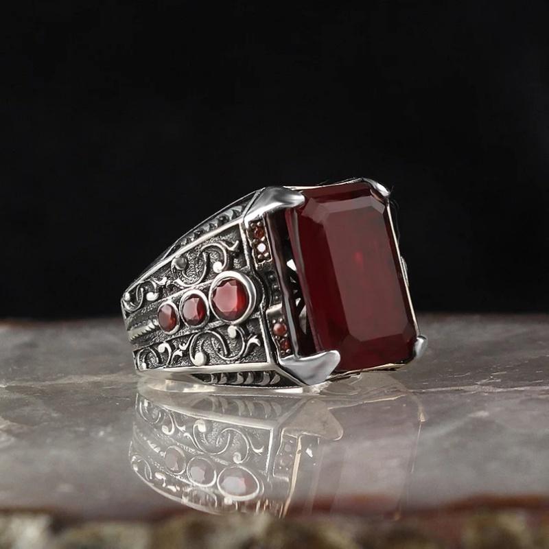 Vintage Handmade Signet Ring Men's Vintage Silver Carved Pattern Inlay Red Zircon Party Punk Biker Ring