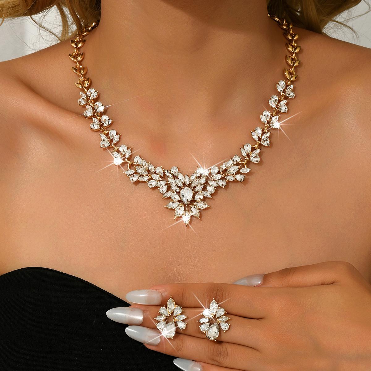 Korean style trendy personality slimming temperament small fragrance earrings necklace two-piece set factory direct approval