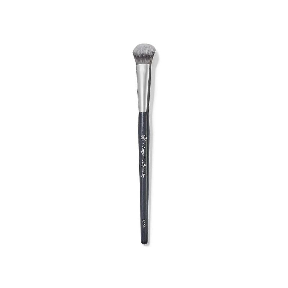 BEAUTY BRUSHES-HOT & FLASHY A506 CONCEALER- "Kitten Paw" Face Brush - Under-Eye Concealing and Contouring - Makeup Brushes