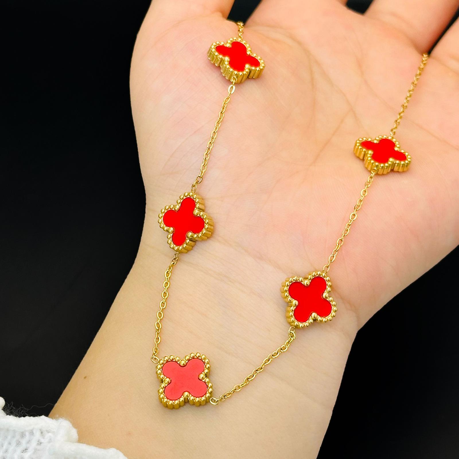 

Ожерелье из титановой стали с четырьмя листами клевера, двухстороннее ожерелье из пяти цветов, 18 карат, не теряет цвет, легкая роскошная цепочка на ключицу