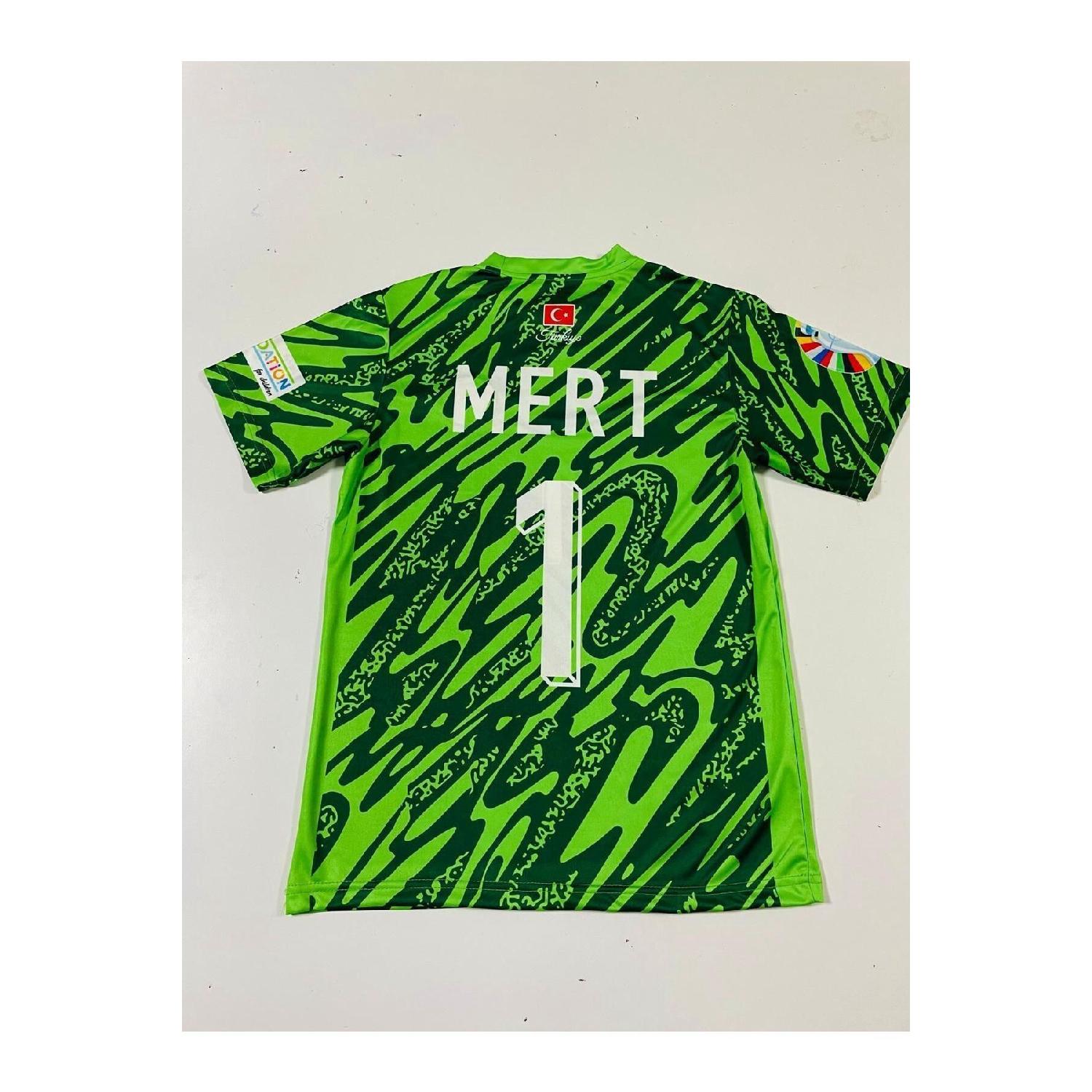 

Turkey Euro 2024 Mert Gnok Goalkeeper Jersey 0-3 AY зелёный