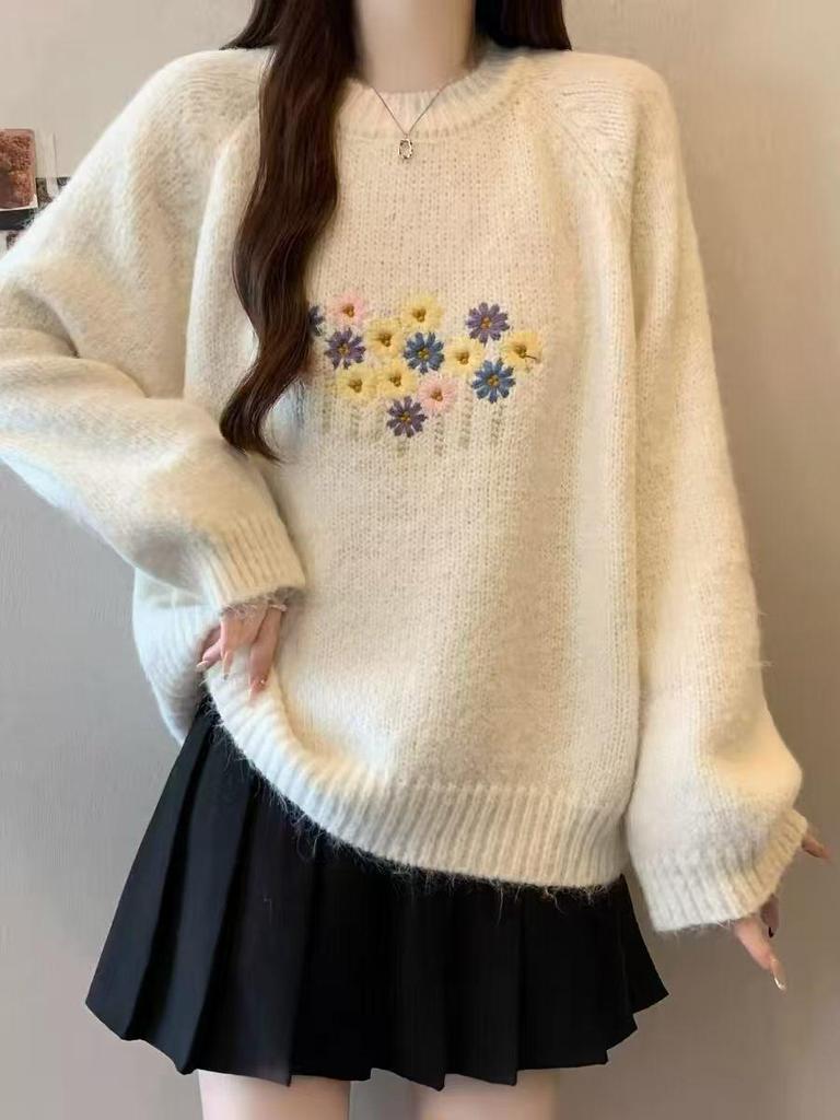 Women's 3D Flower Embroidered Knit Pullover - Soft, Warm, and Stylish for Autumn/Winter
