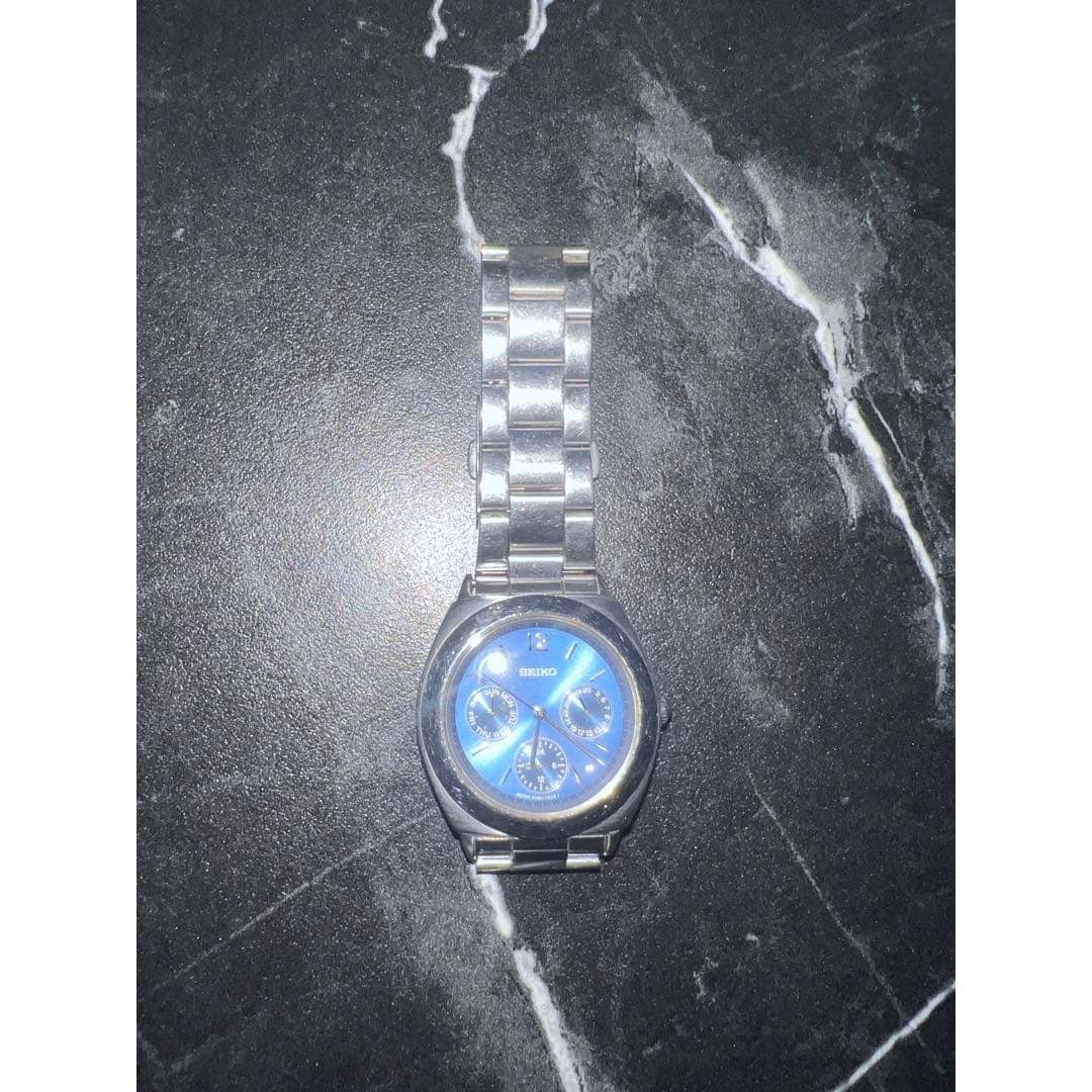 Used SEIKO quartz watch blue dial