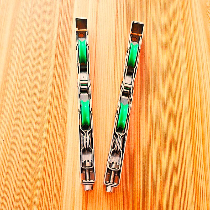 2pcs Old style sliding door pulley grounds Aluminum alloy 13x21 stainless steel silent bath sliding door