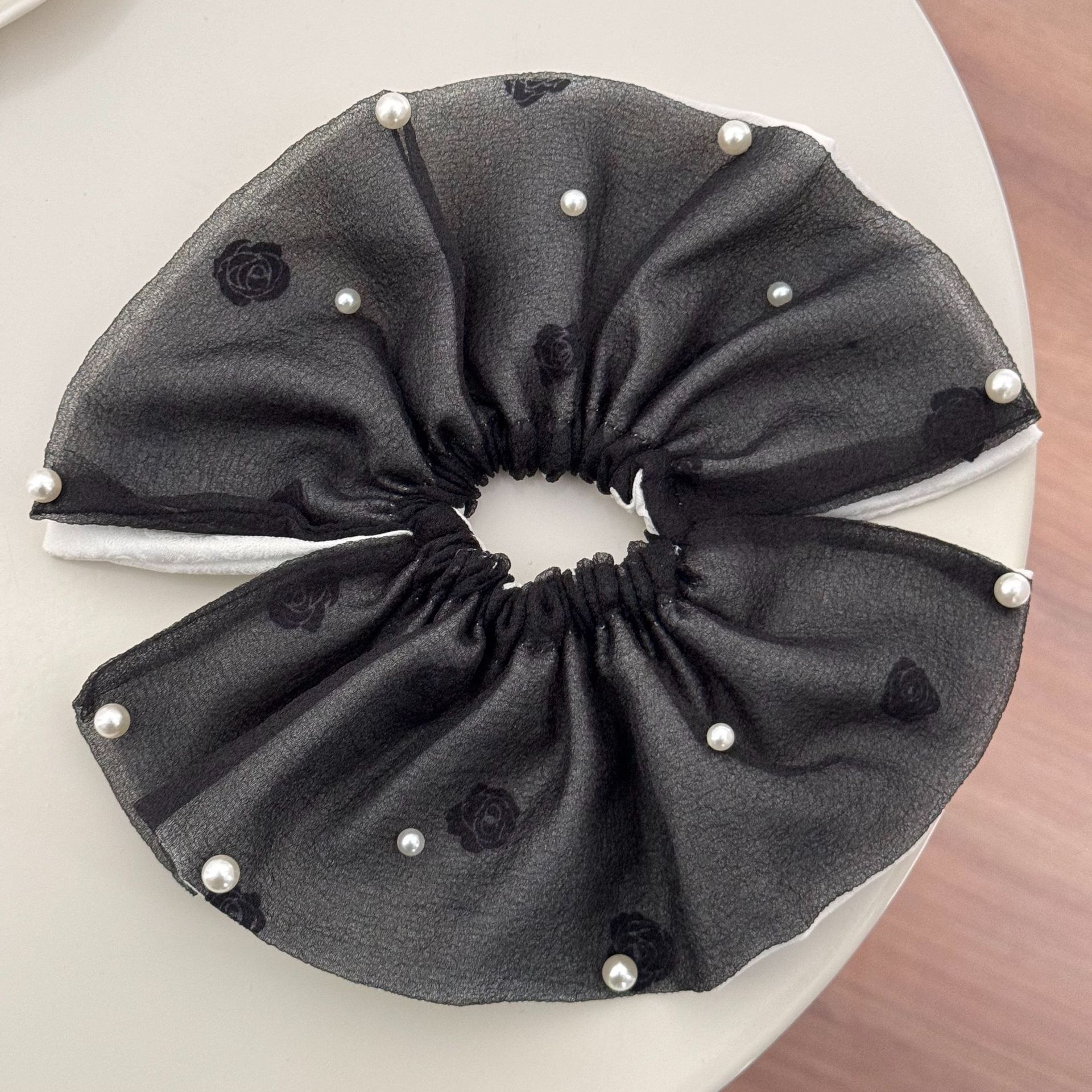 

Большие крупные аксессуары для волос резинки для женщин девушки корейские эластичные резинки-скранчи винтажные жемчужные роскошные дизайнерские цветы мода