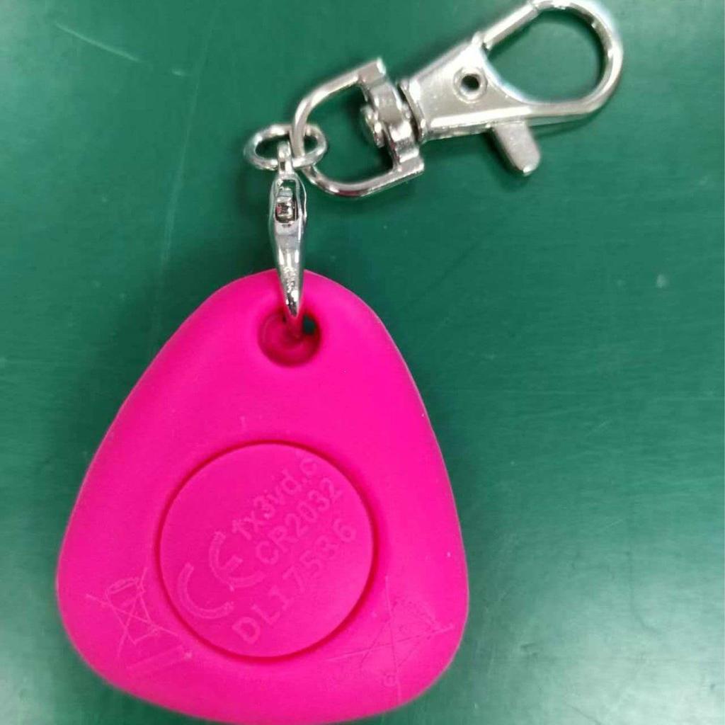 LED Luminous Silicone Triangle Dog Tag - Nighttime Anti-Lost Pendant & Backpack Light