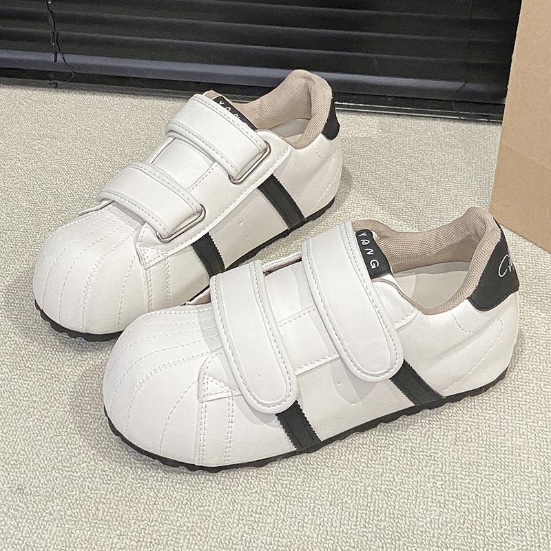 Red retro Velcro non-slip lightweight board shoes 2025 new autumn versatile thick-soled Forrest training shoes women
