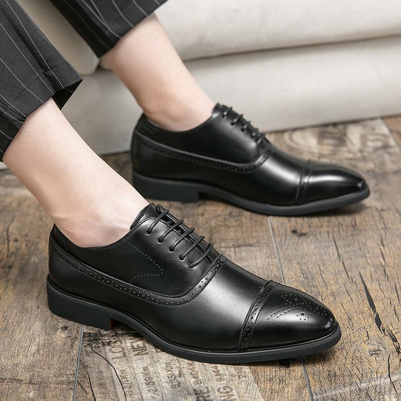Men's Retro British Brock Engraved Leather Shoes Summer New Business Dress Shoes Pointed Breathable Wedding Shoes