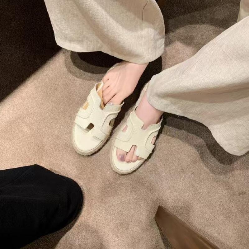 

Версия из коровьей кожи, соломенная булочка на танкетке высотой 6 см, ретро надпись Ruth, толстая подошва, танкетка, H крутые шлепанцы женские летние 40