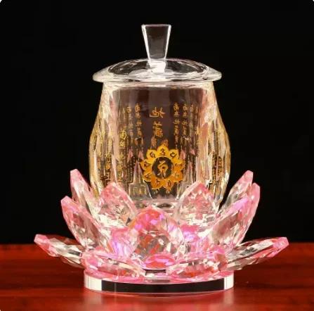 Fornitura d'acqua in cristallo cinese per templi buddisti domestici, tazze da offerta e coppe da vino davanti al Buddha Buddismo