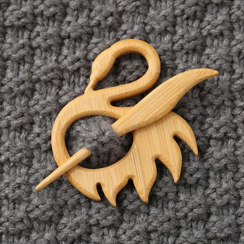 Cute Cartoon Sweater Clips Retro Panda Sweater Buckle Exquisite Wooden Animal Brooch Pin Jewelry