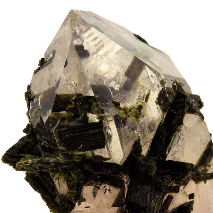 Pierres et Minéraux. Quartz + Epidote. 2217.5 ct. Caetité, Bahia, Brésil.