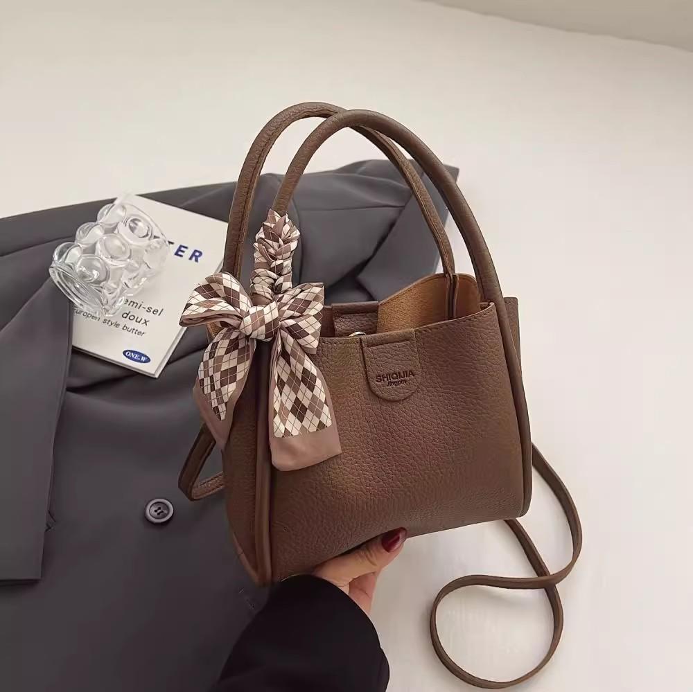 Light luxury high-end bag women's 2025 new texture niche messenger bag super soft and versatile fashion portable bucket bag