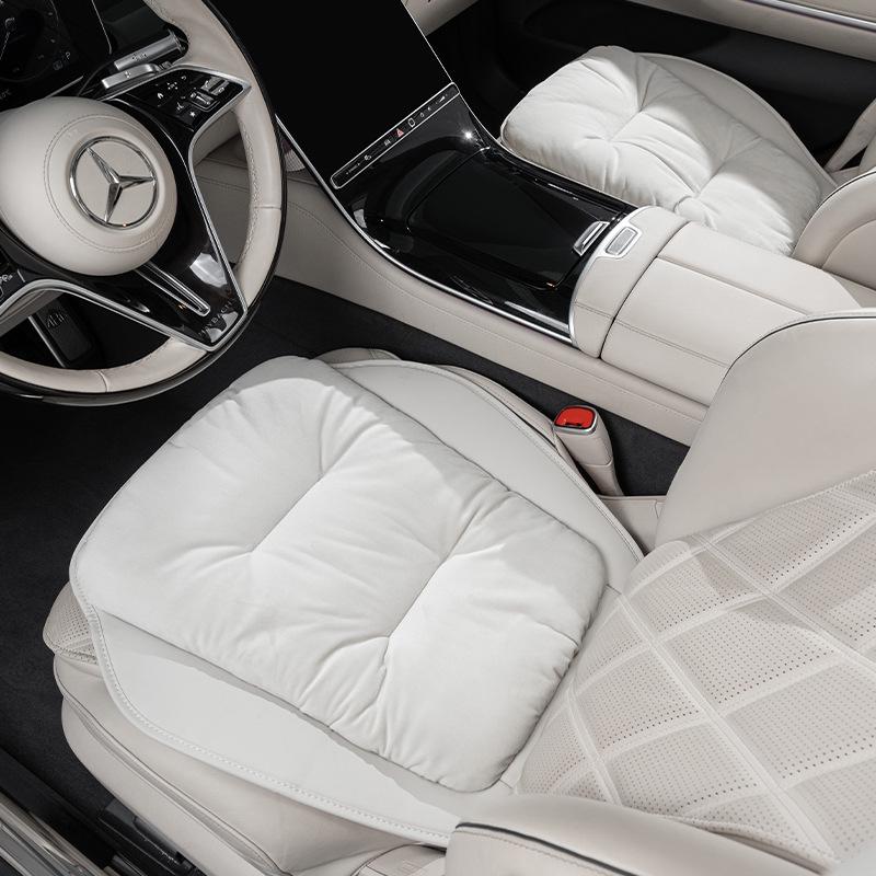 High-End Plush Heated Car Seat Cushion for Autumn and Winter