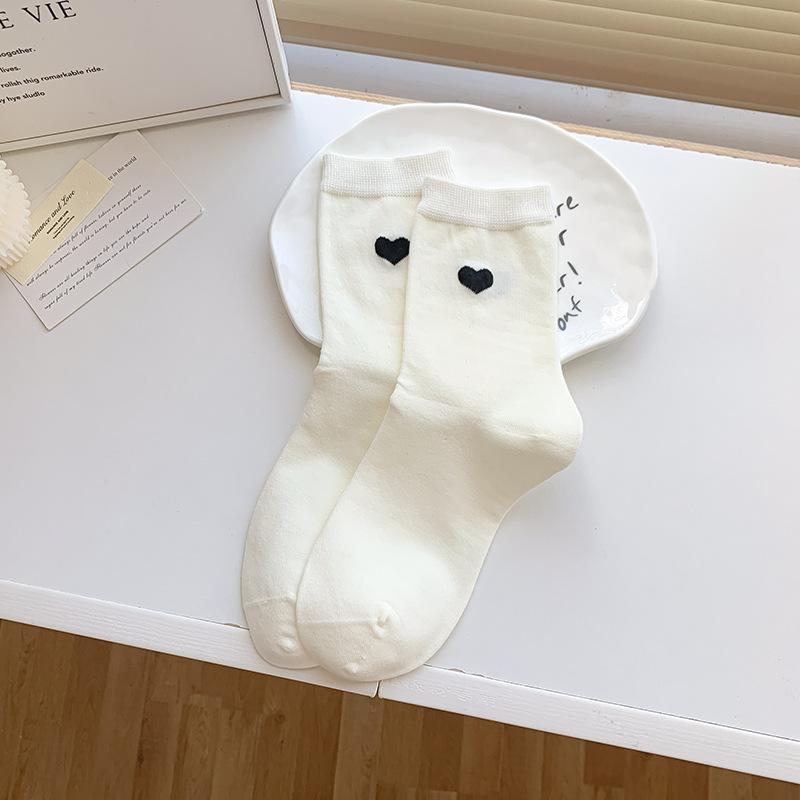 Simple and Trendy Mid-calf Socks for Women with Smiling Faces, Versatile for Autumn, and Boneless Pile Socks